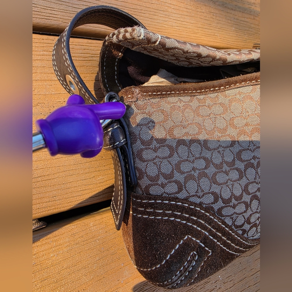 vintage Coach Soho Signature mini buckle shoulder bag. 2005 - Picture 13 of 17